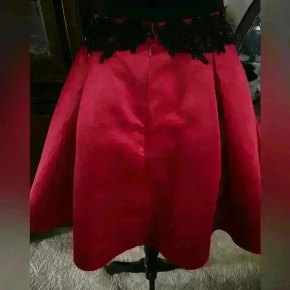 HAVANA COUTURE RED SATIN BLACK LACE FULL CIRCLE PARTY HOLIDAY SKIRT SIZE S-M - Picture 6 of 8